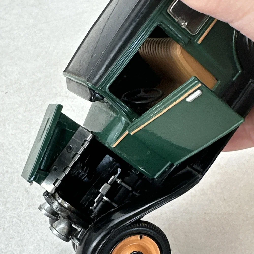 1930 Chevy Coach National Motor Museum Die Cast 1:32 Green Loose